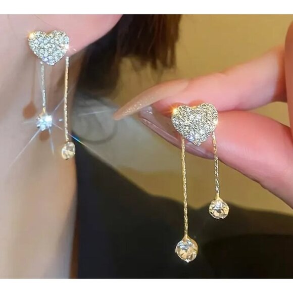 Gold Toned Heart Drop Earrings With Rhinestone Accents & Dangling Crysta…‎ - Picture 1 of 3